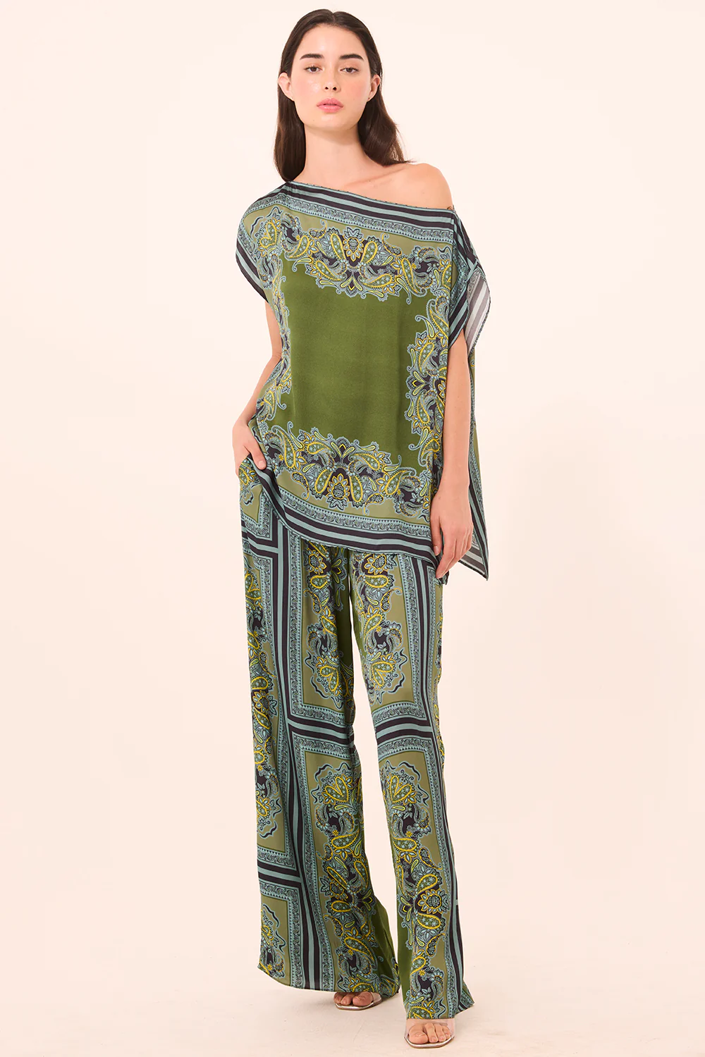 SELENA PANT - Image 3